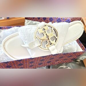 Source Unknown White Sandal’s with Gold Logo  size 10M BNIB